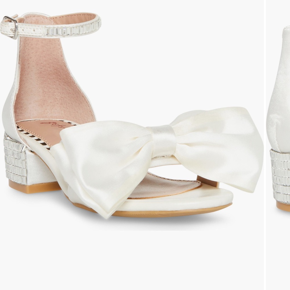 Betsey Johnson kids Mandy ankle strap bow shoes, size 2